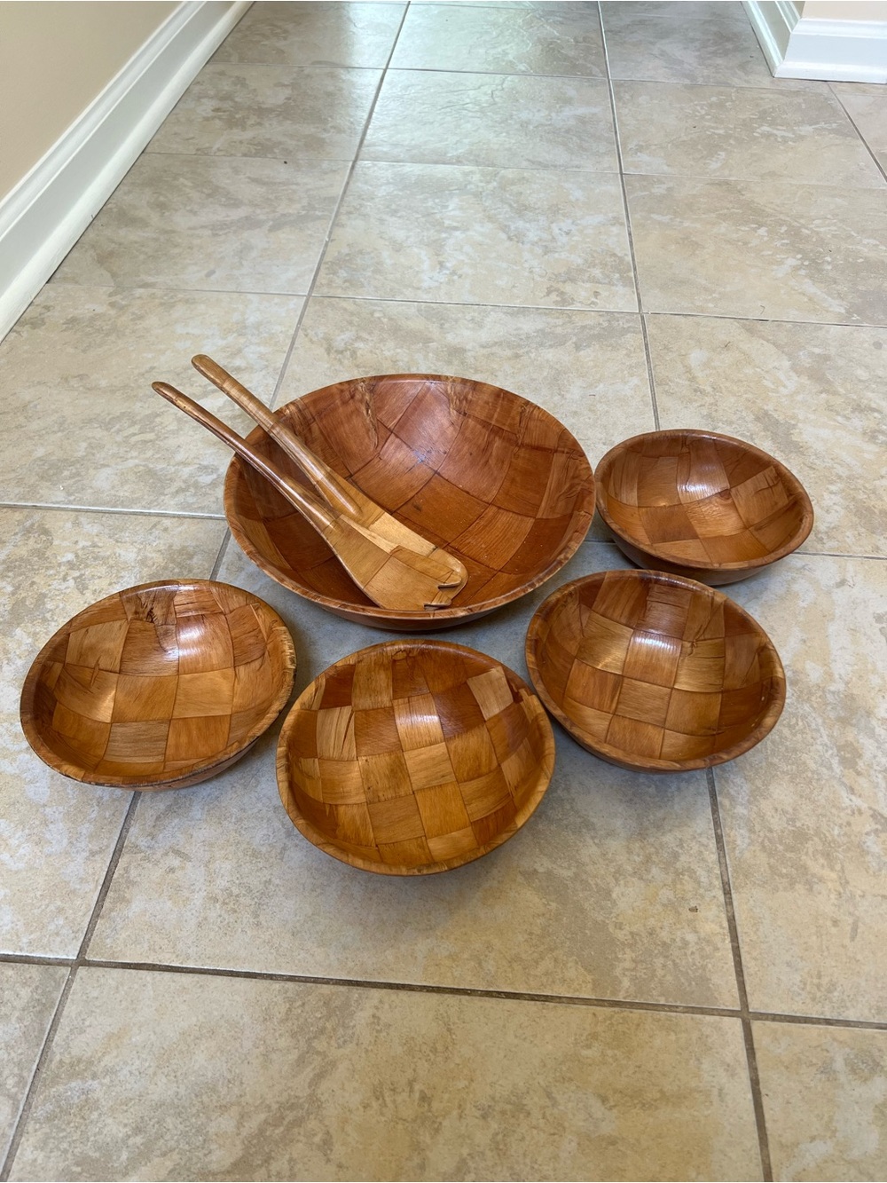 Set of vintage checkered/woven pattern wooden serving bowls with utensils